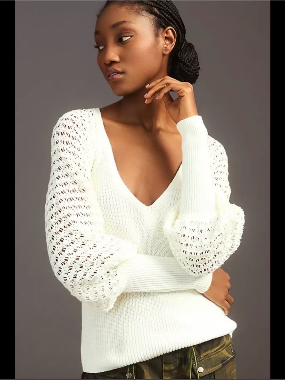 525 Anthropologie V-Neck White Open-Stitch Sleeve Sweater